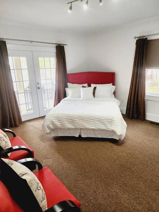 Charming And Comfortable! Medford Buitenkant foto